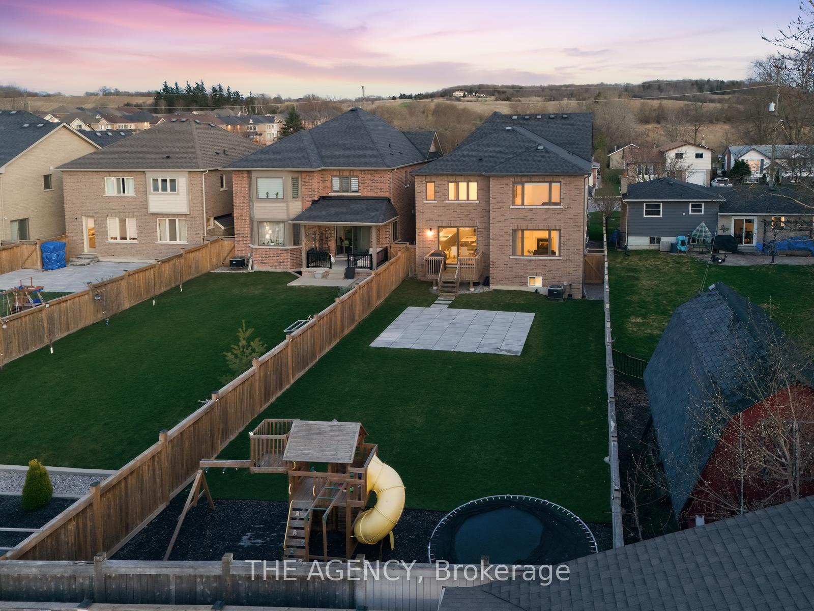 10 Maple Avenue W