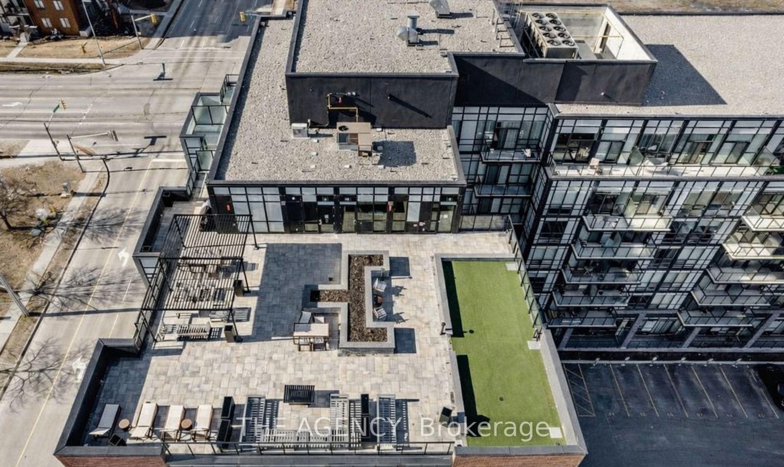 681 Yonge Street 327