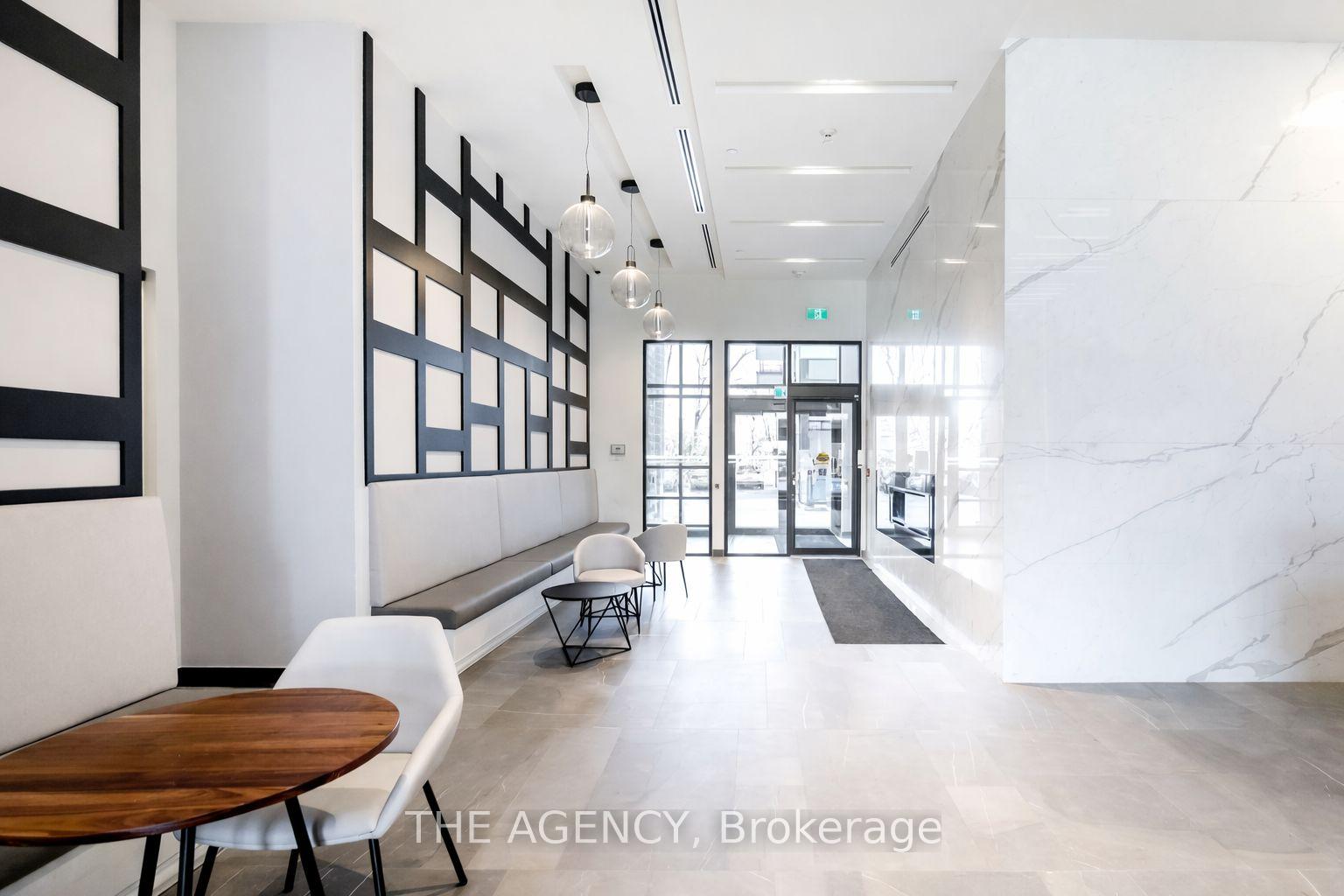 681 Yonge Street 327