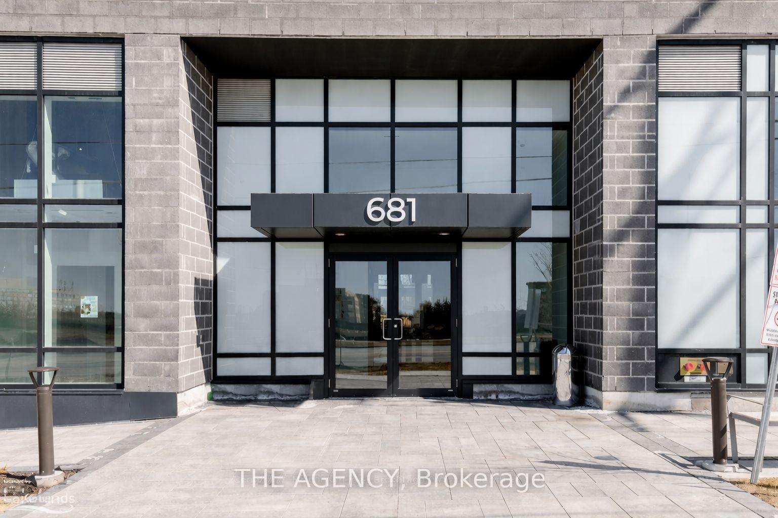 681 Yonge Street 327