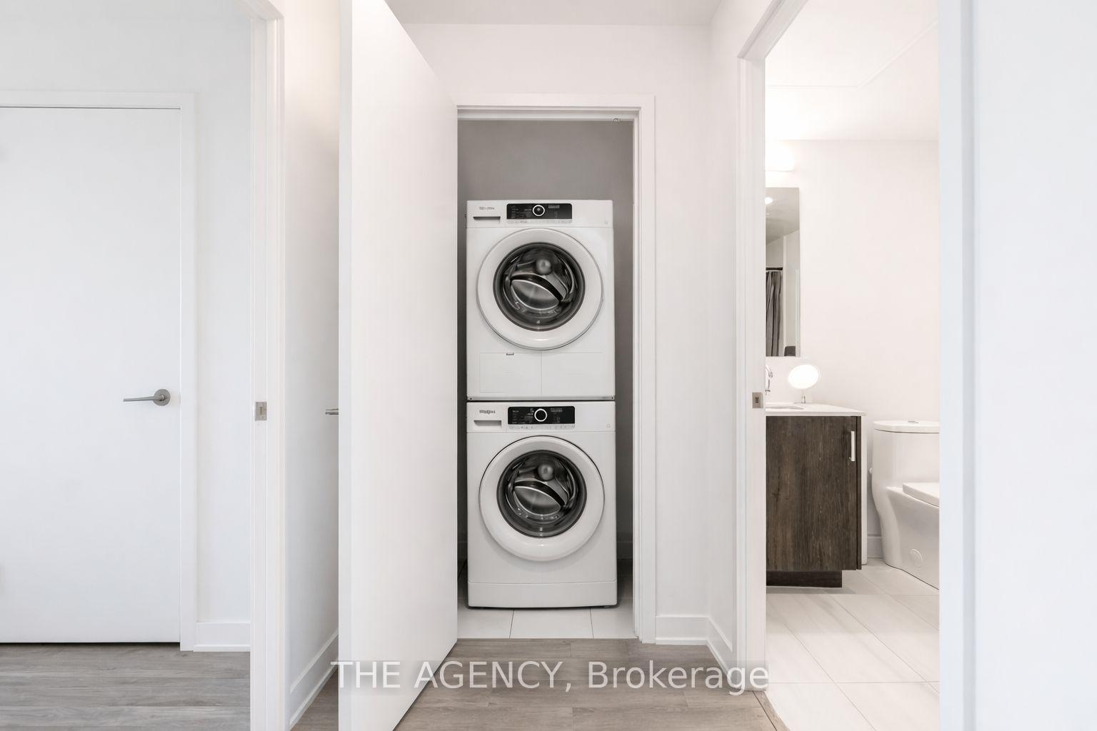 681 Yonge Street 327