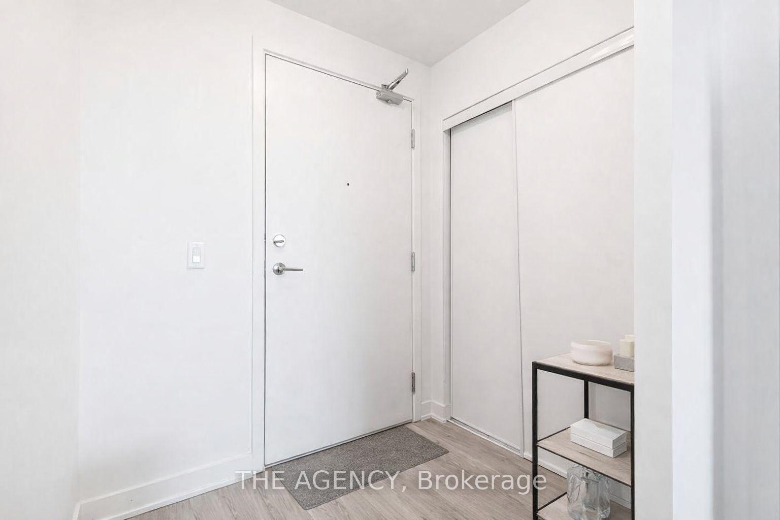 681 Yonge Street 327