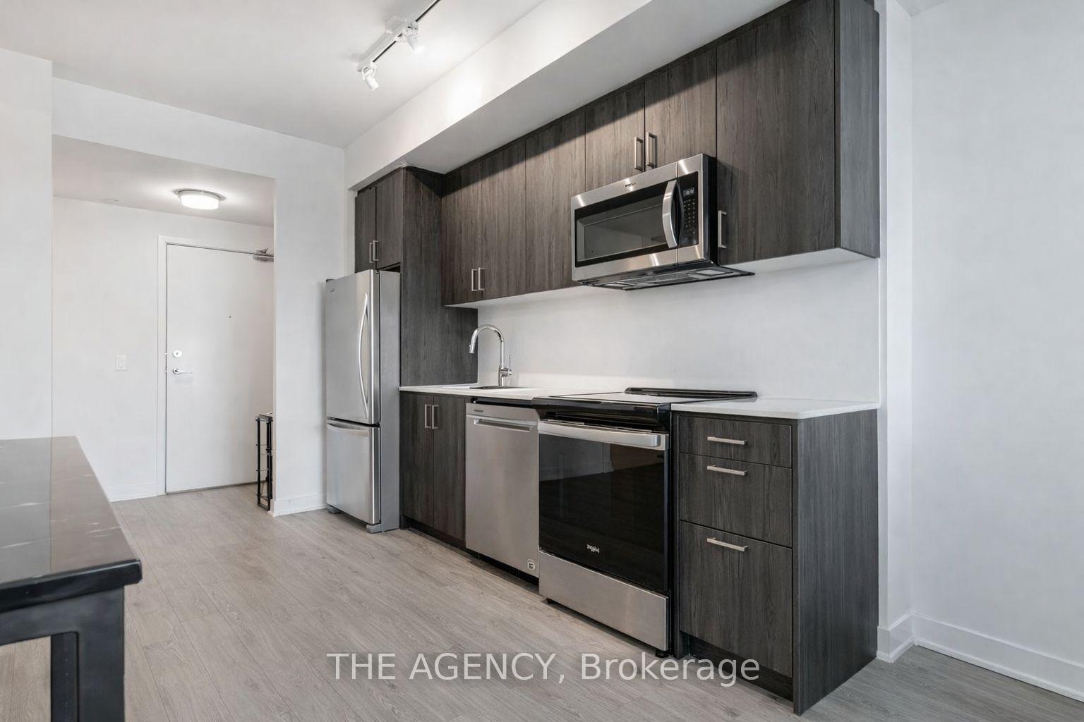 681 Yonge Street 327