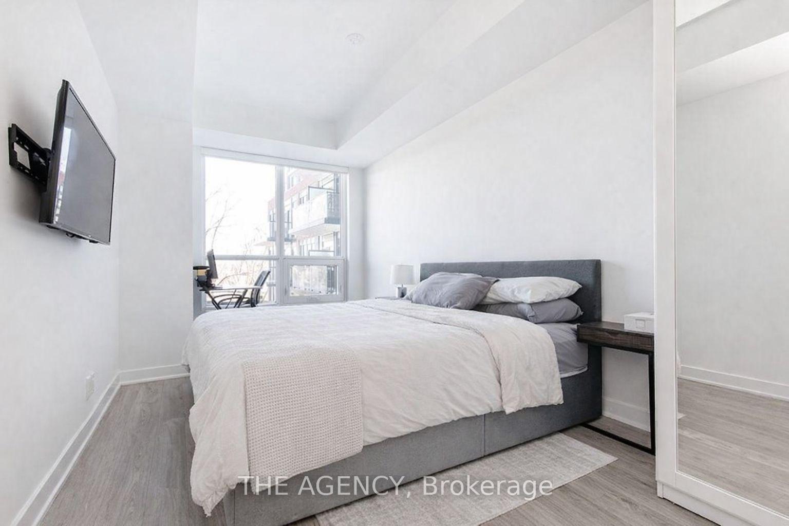 681 Yonge Street 327