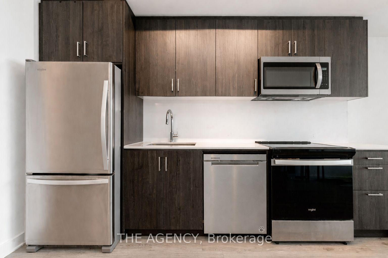 681 Yonge Street 327