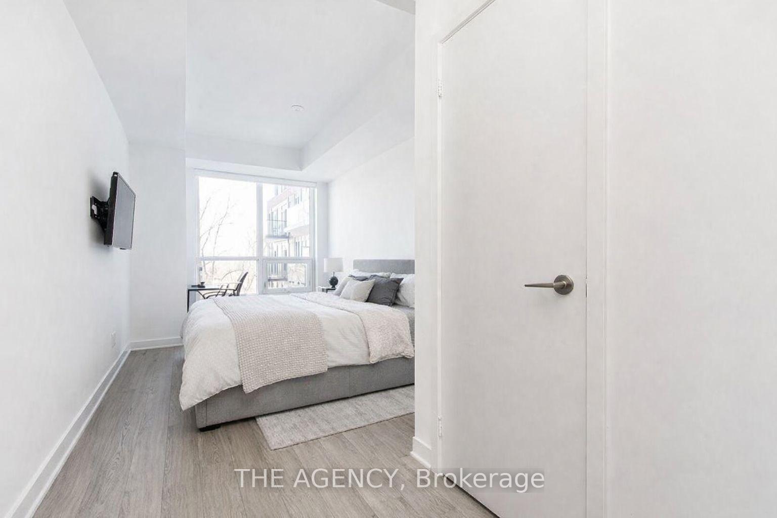 681 Yonge Street 327