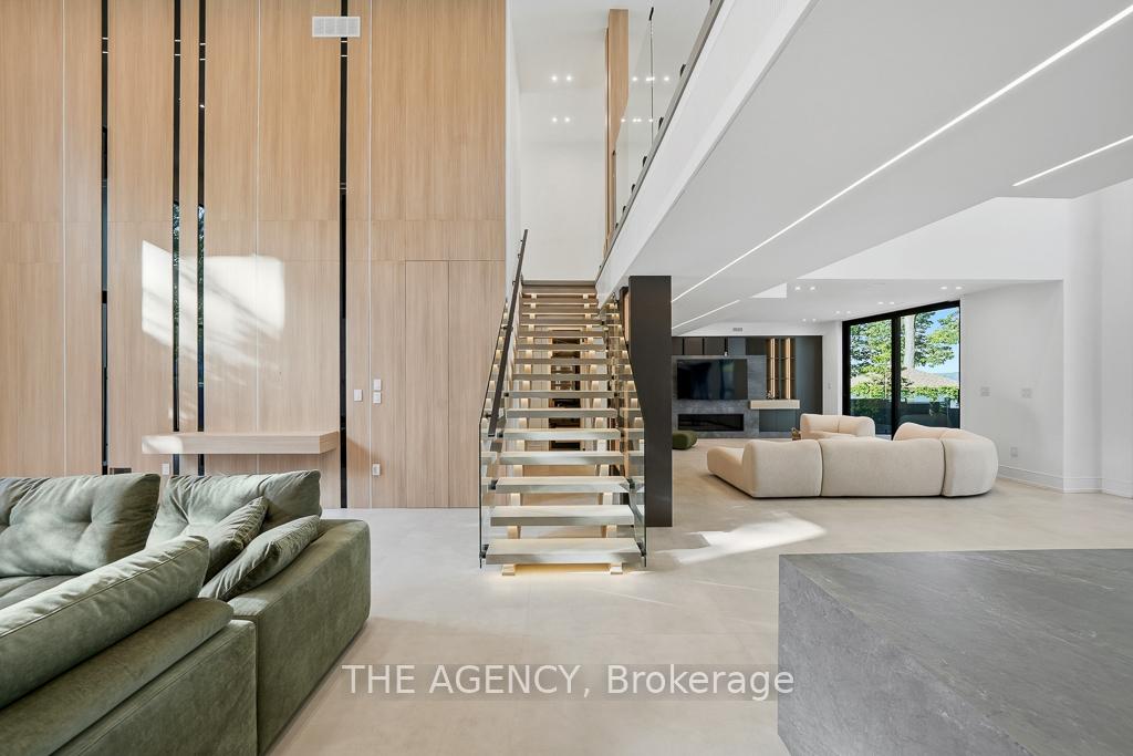 2707 Lakeside Drive