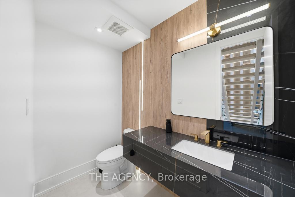 2707 Lakeside Drive