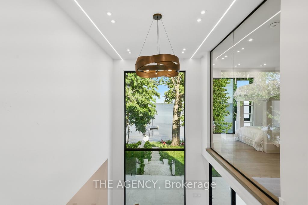 2707 Lakeside Drive