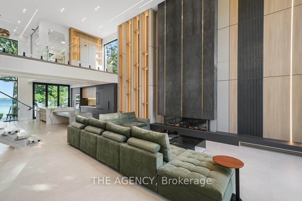 2707 Lakeside Drive