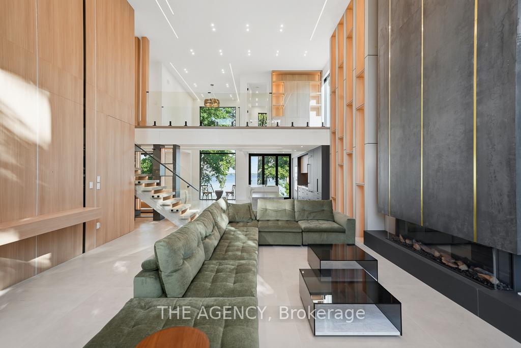 2707 Lakeside Drive