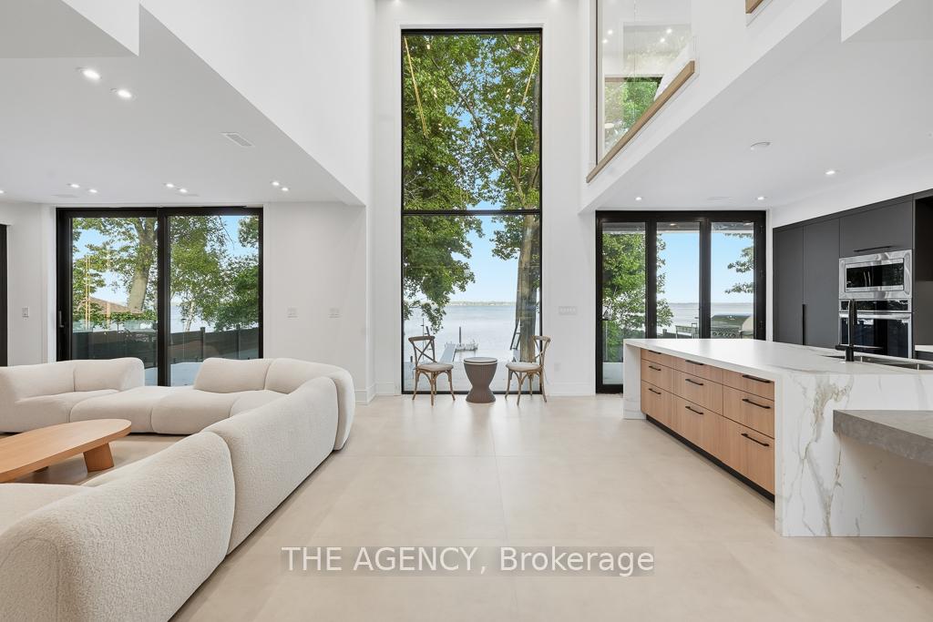 2707 Lakeside Drive