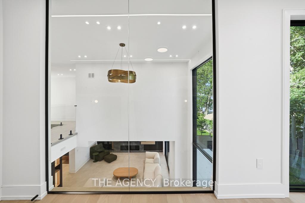 2707 Lakeside Drive