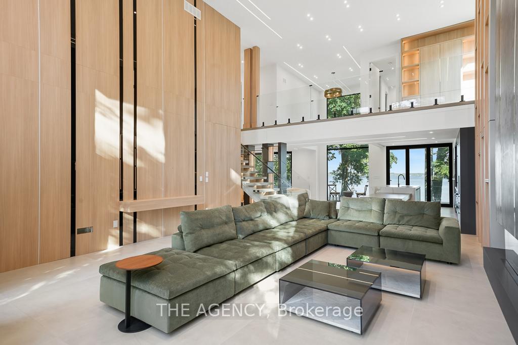 2707 Lakeside Drive