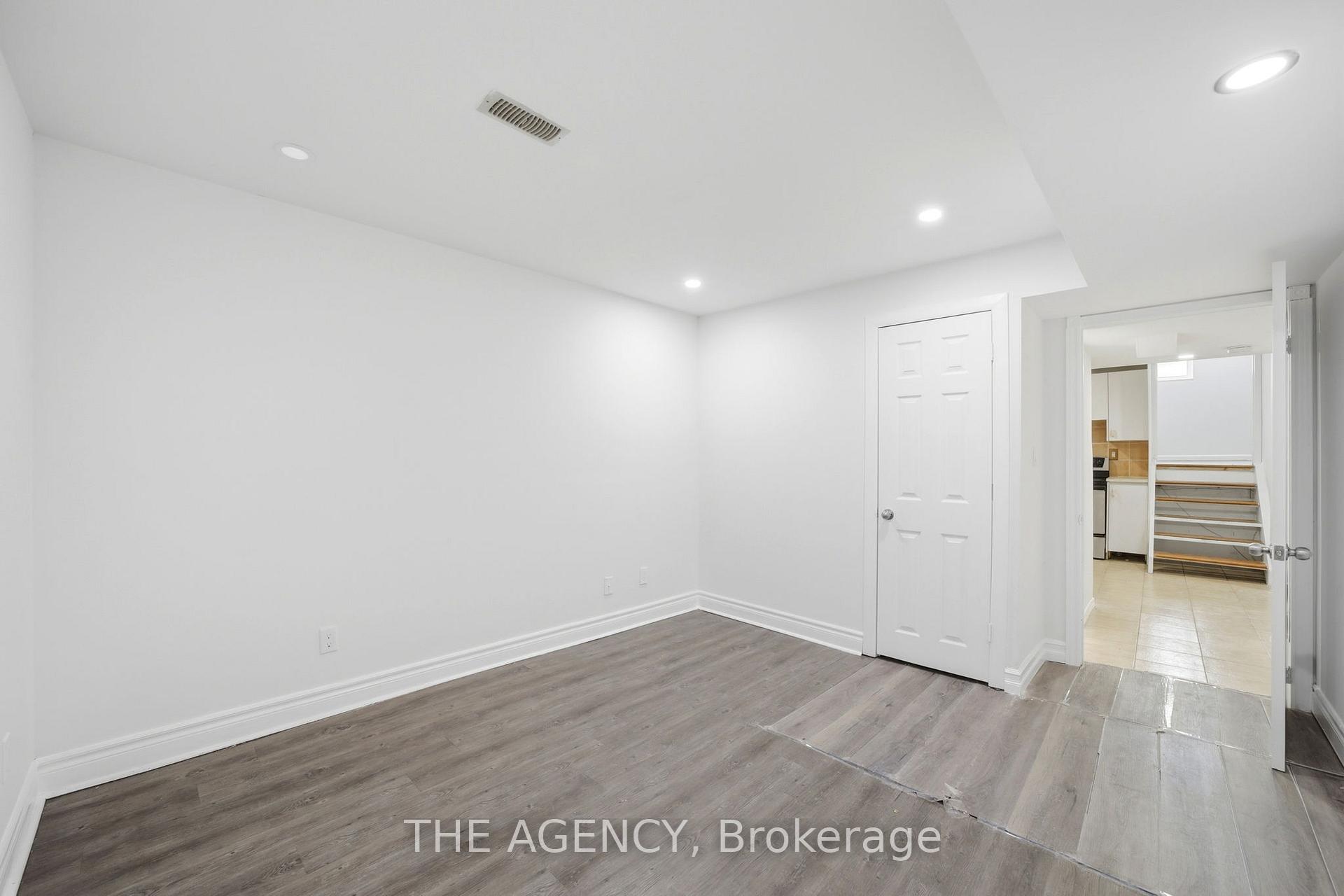 416 Hansen Road N