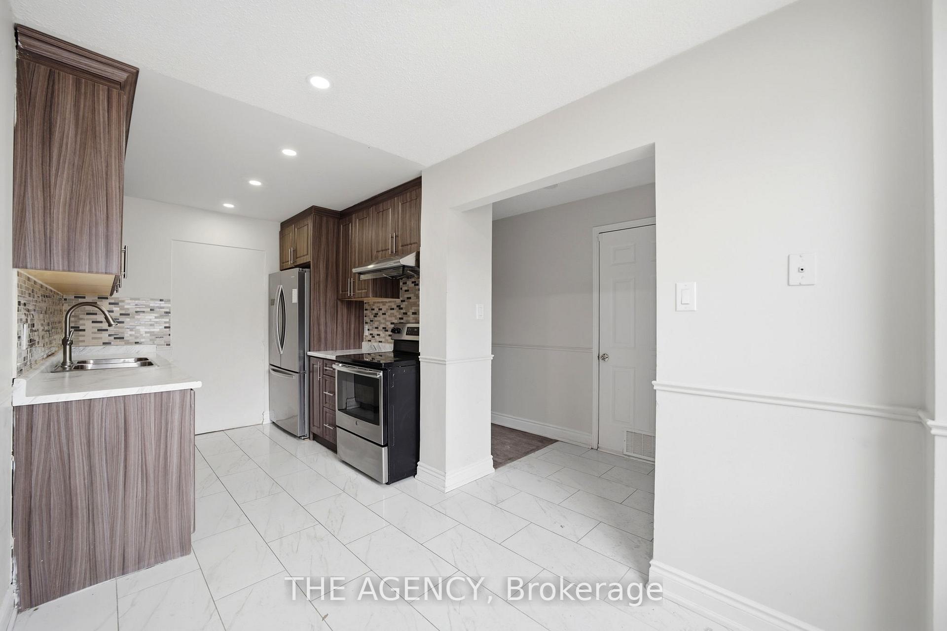 416 Hansen Road N