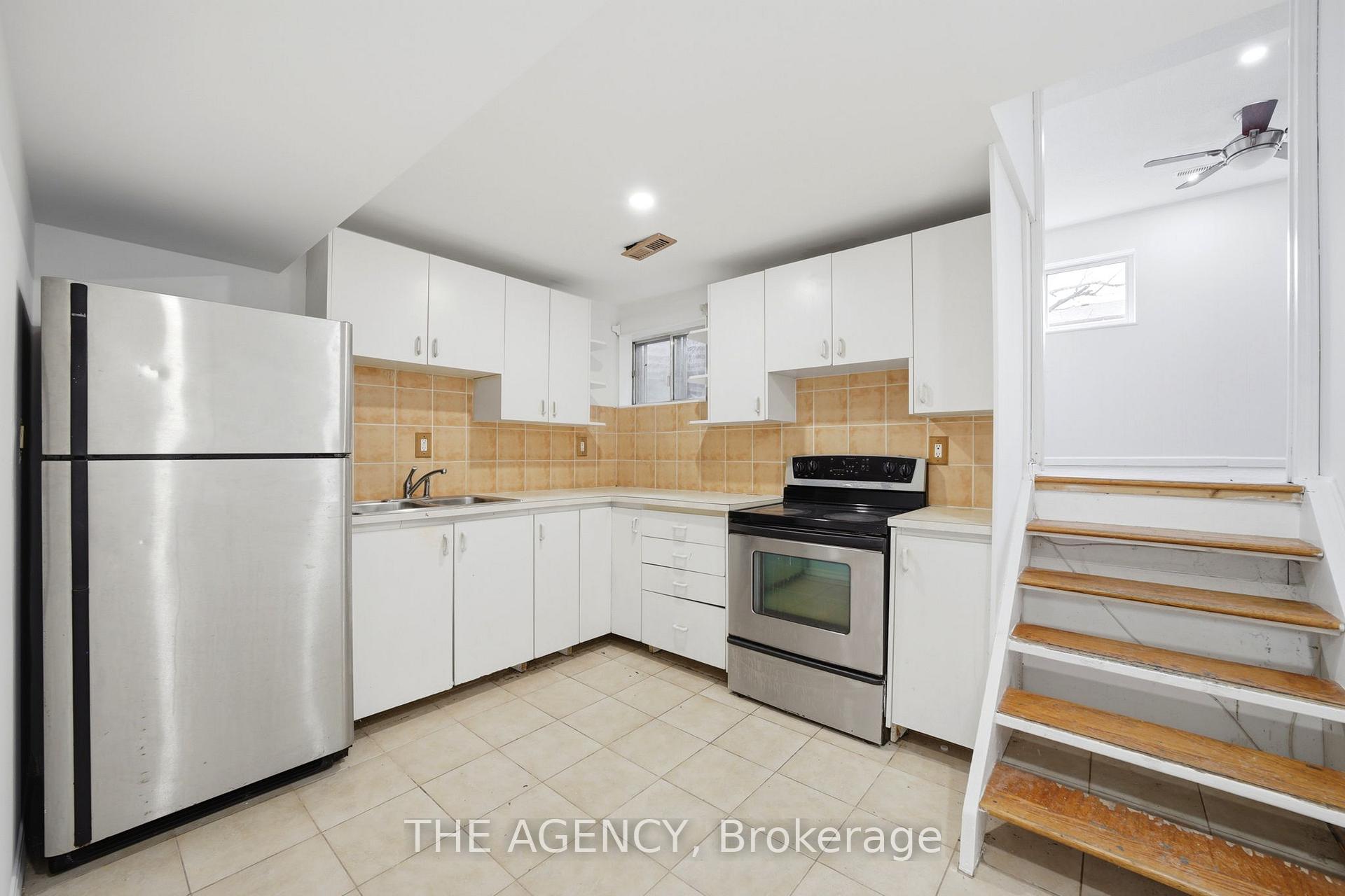 416 Hansen Road N