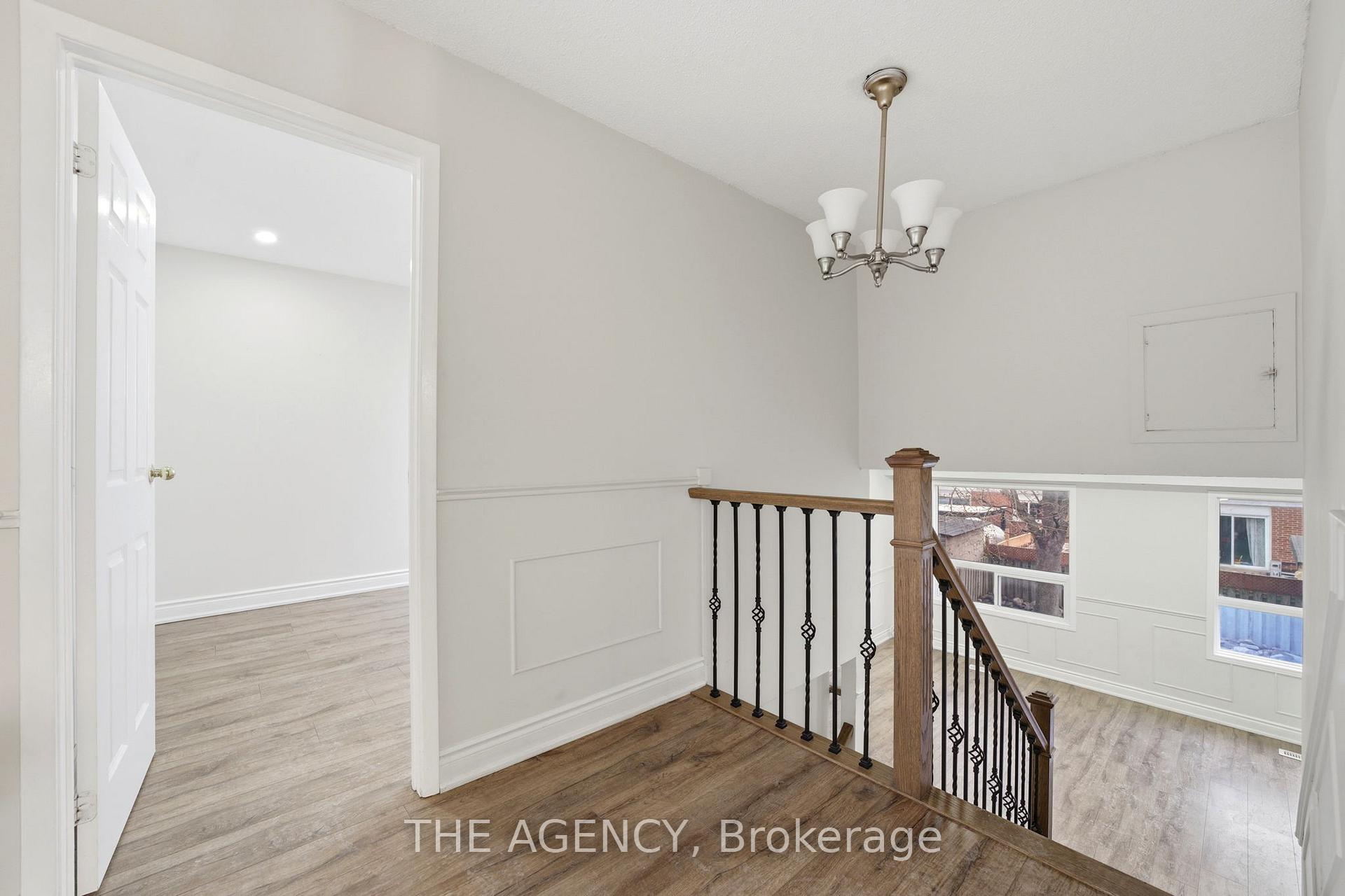 416 Hansen Road N