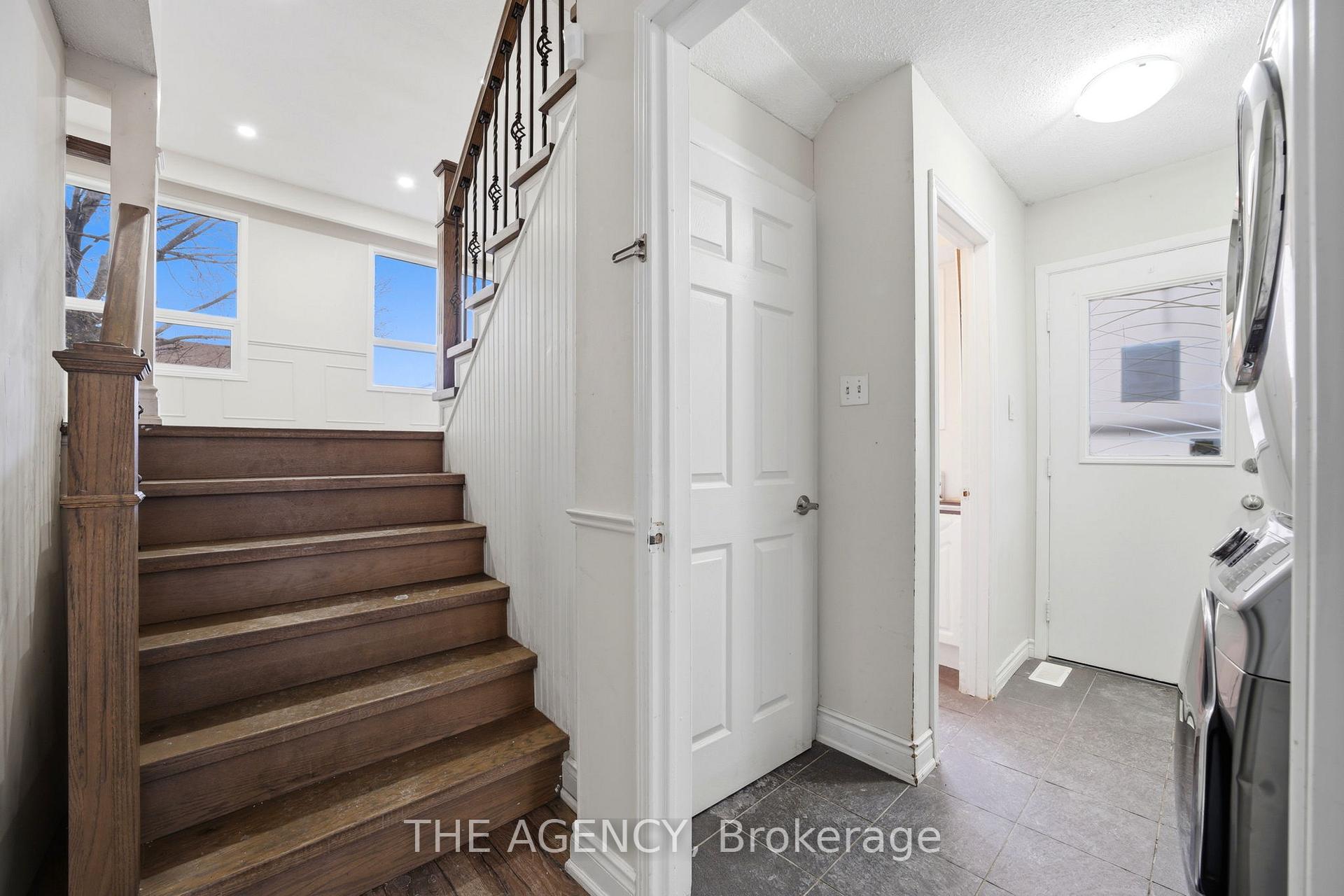416 Hansen Road N