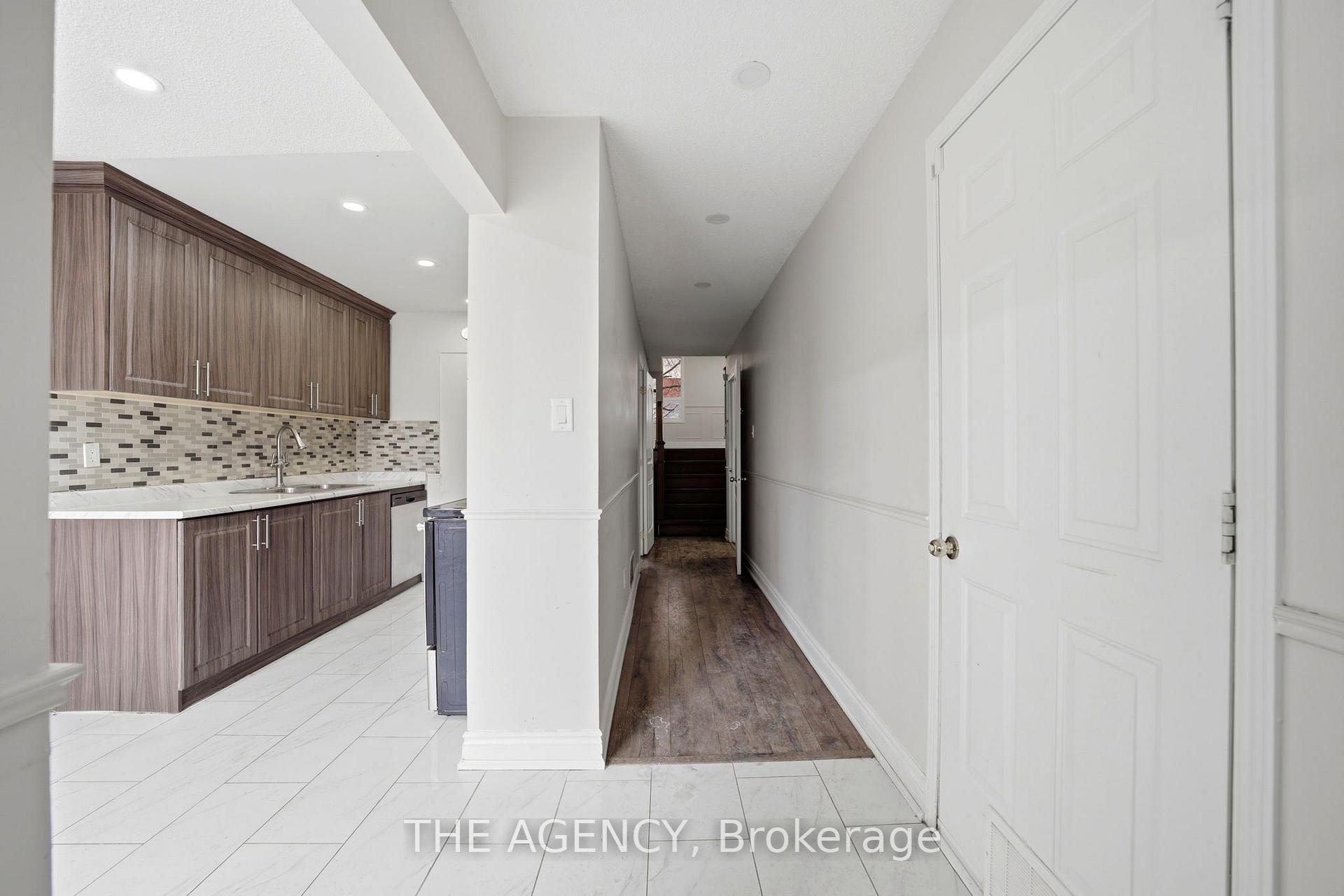 416 Hansen Road N
