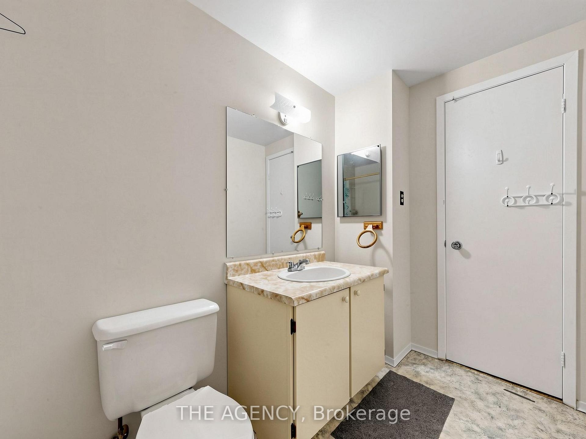 1559 Albion Road #33