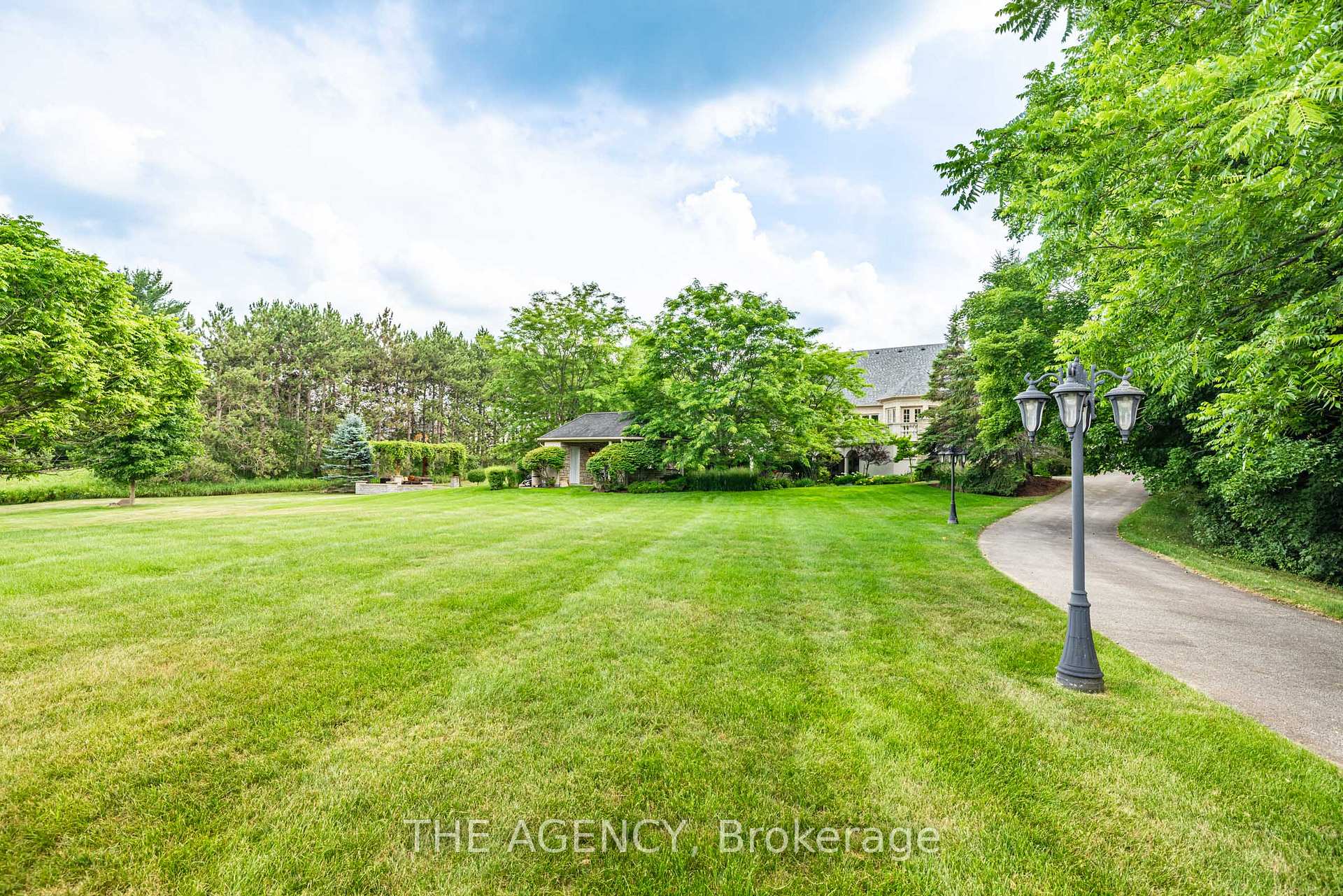 18387 The Gore Road