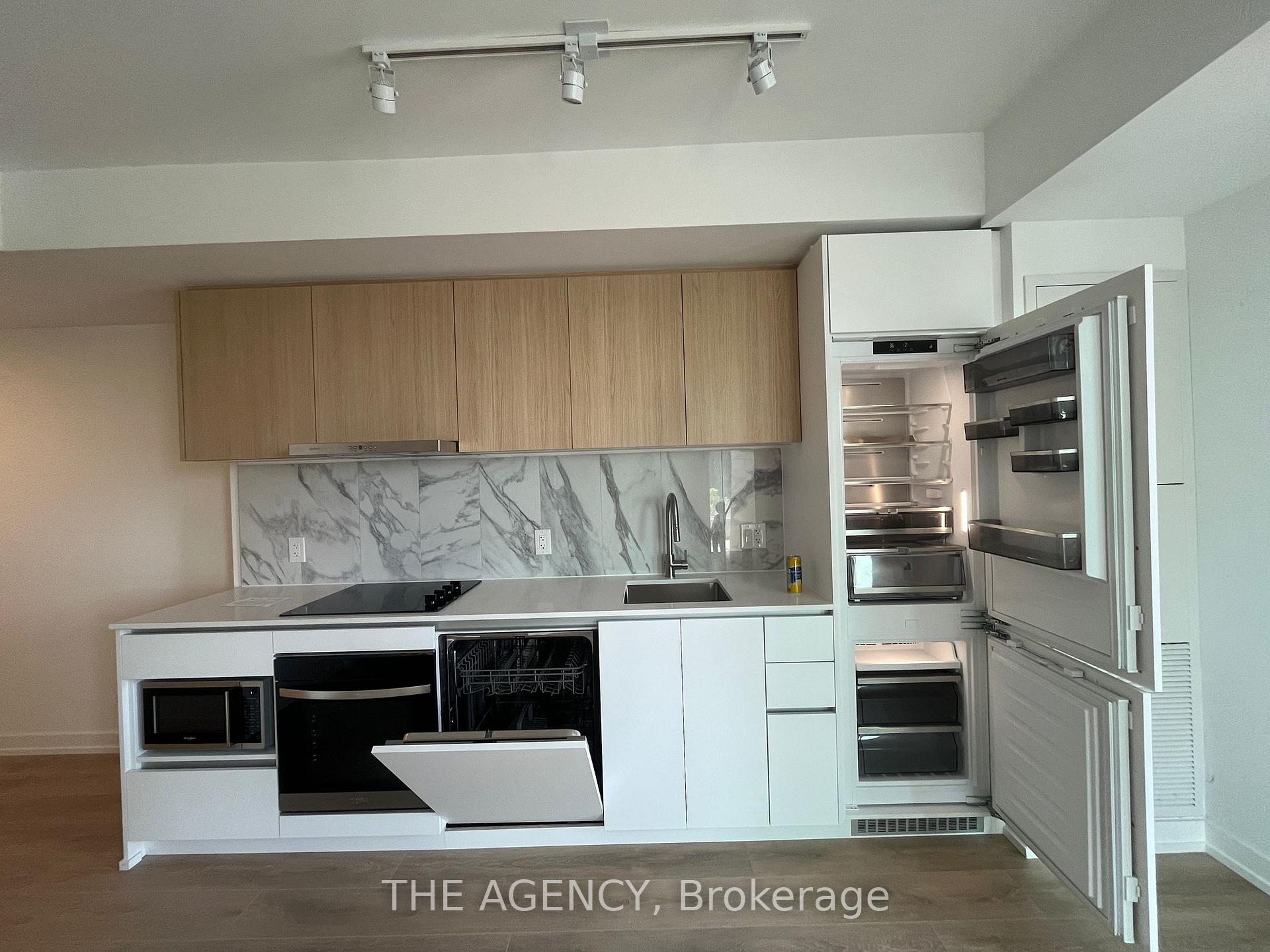 1100 Sheppard Avenue W 215, Toronto Unit: 215