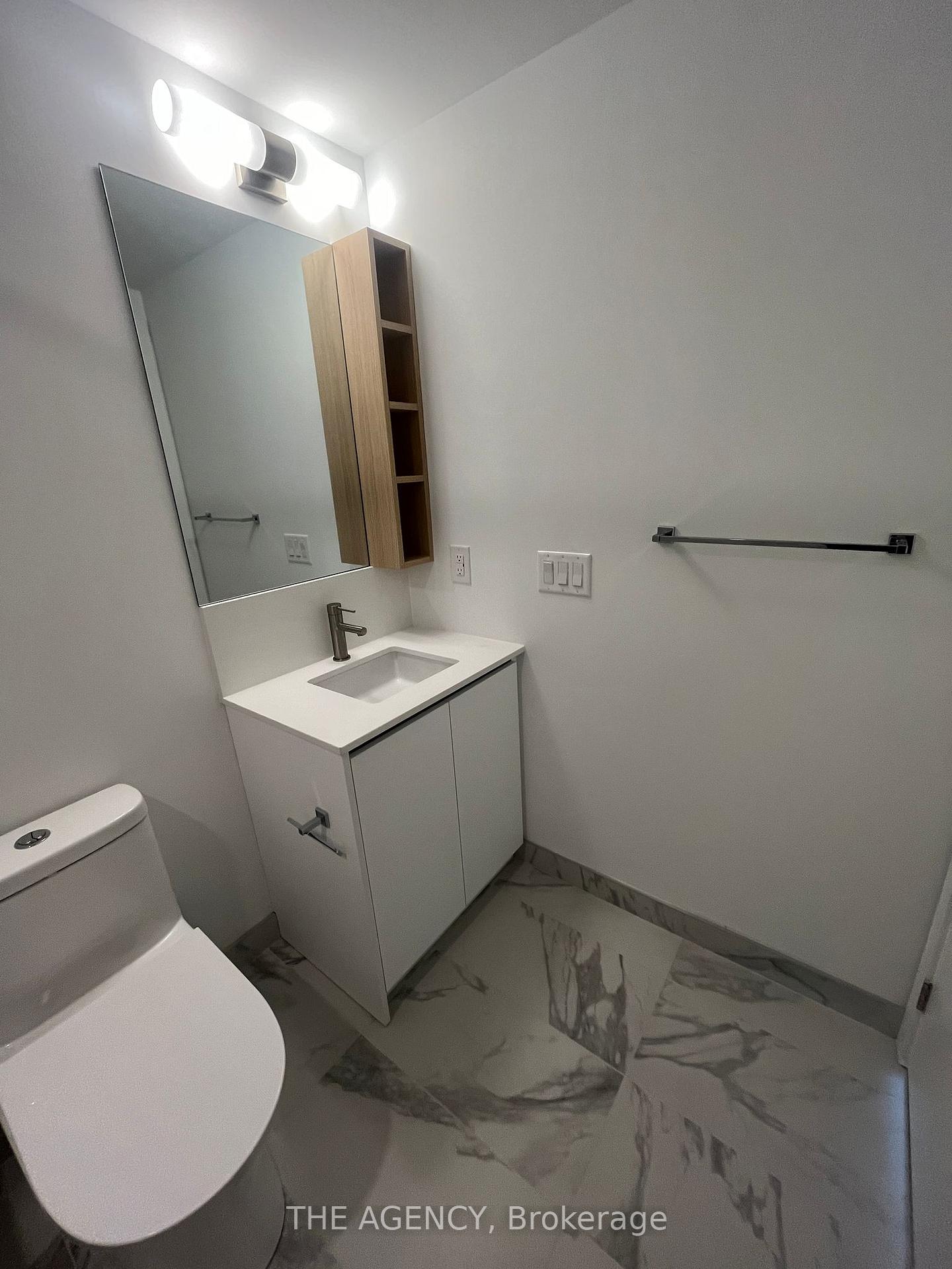 1100 Sheppard Avenue W 215, Toronto Unit: 215