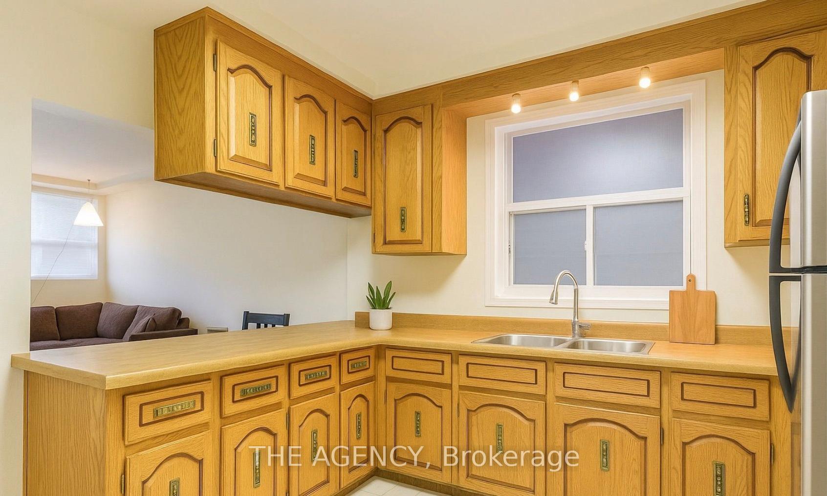 75 Keele Street 1, Toronto Unit: 1