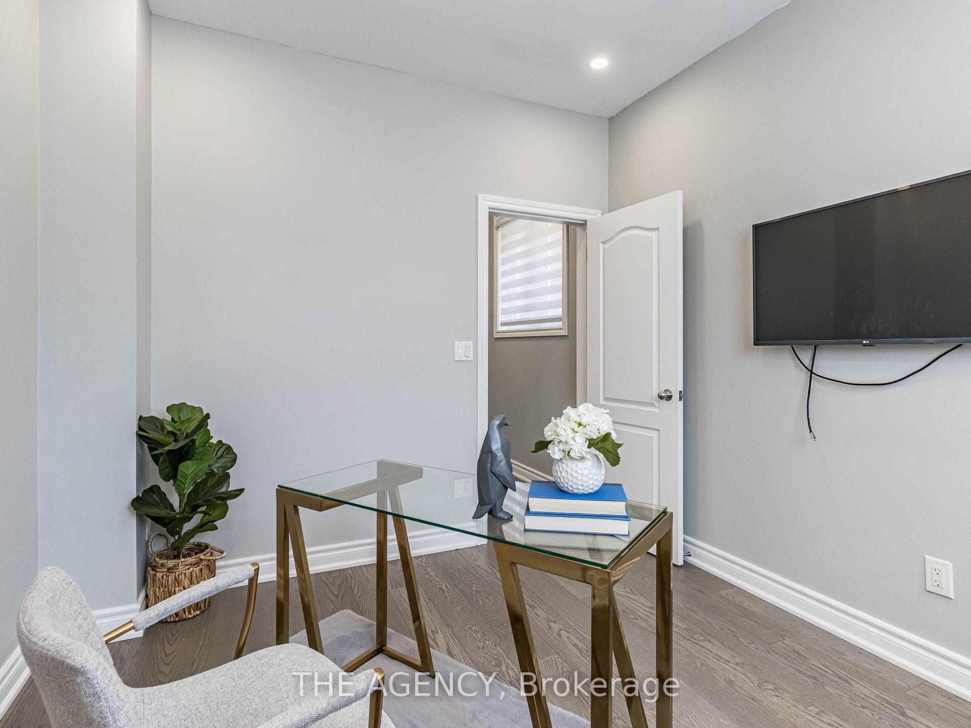 612 Serafini Crescent
