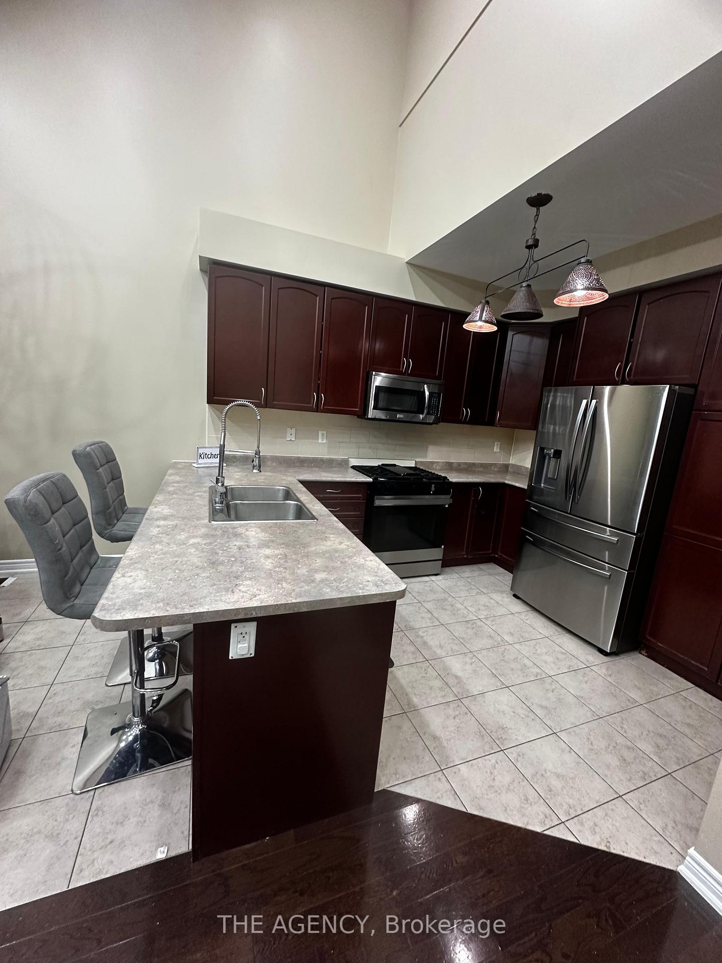 326 Chandler Crescent Upper