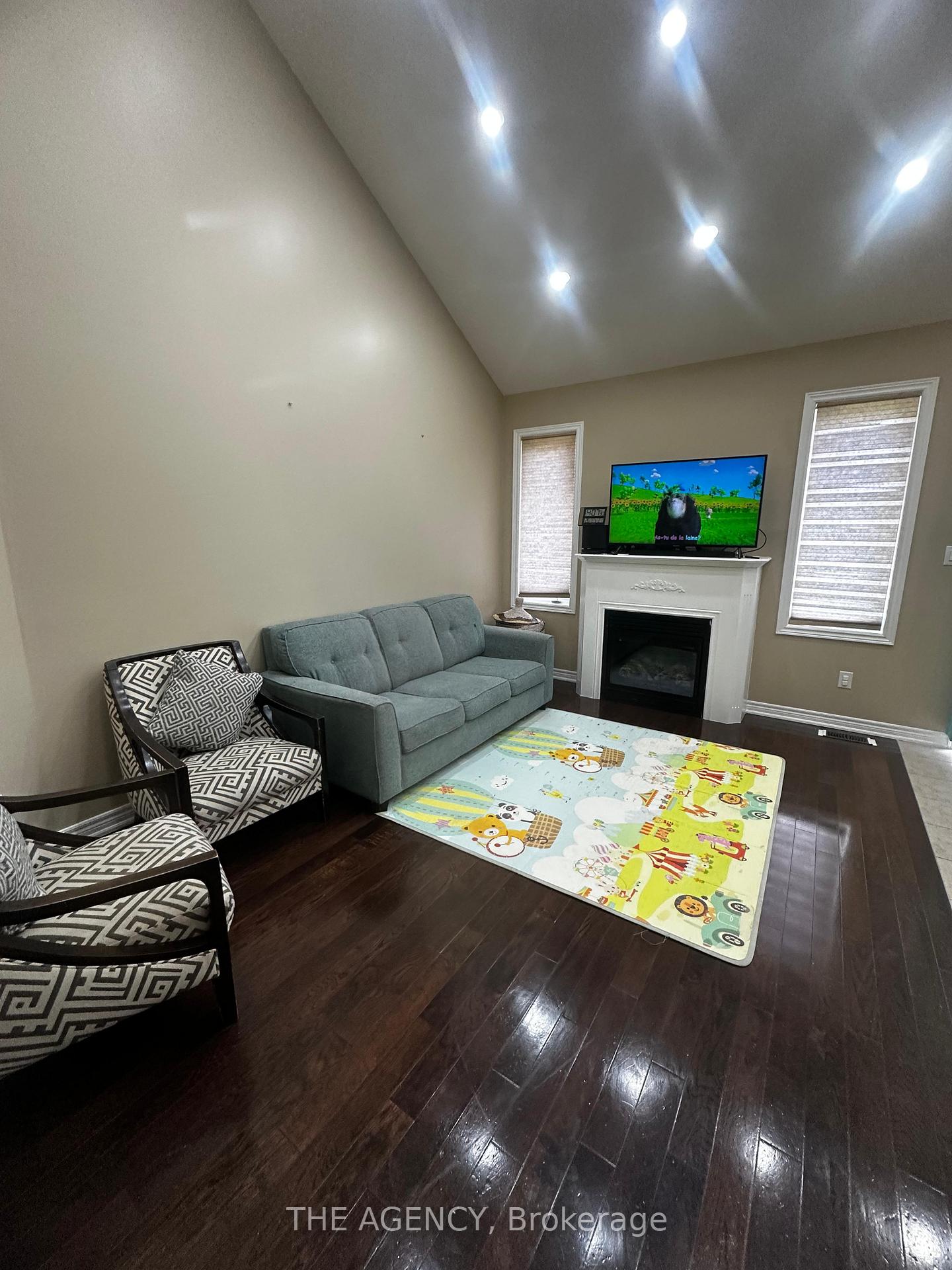 326 Chandler Crescent Upper