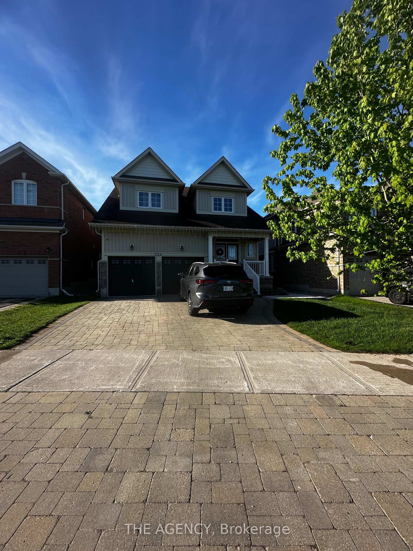 326 Chandler Crescent Upper