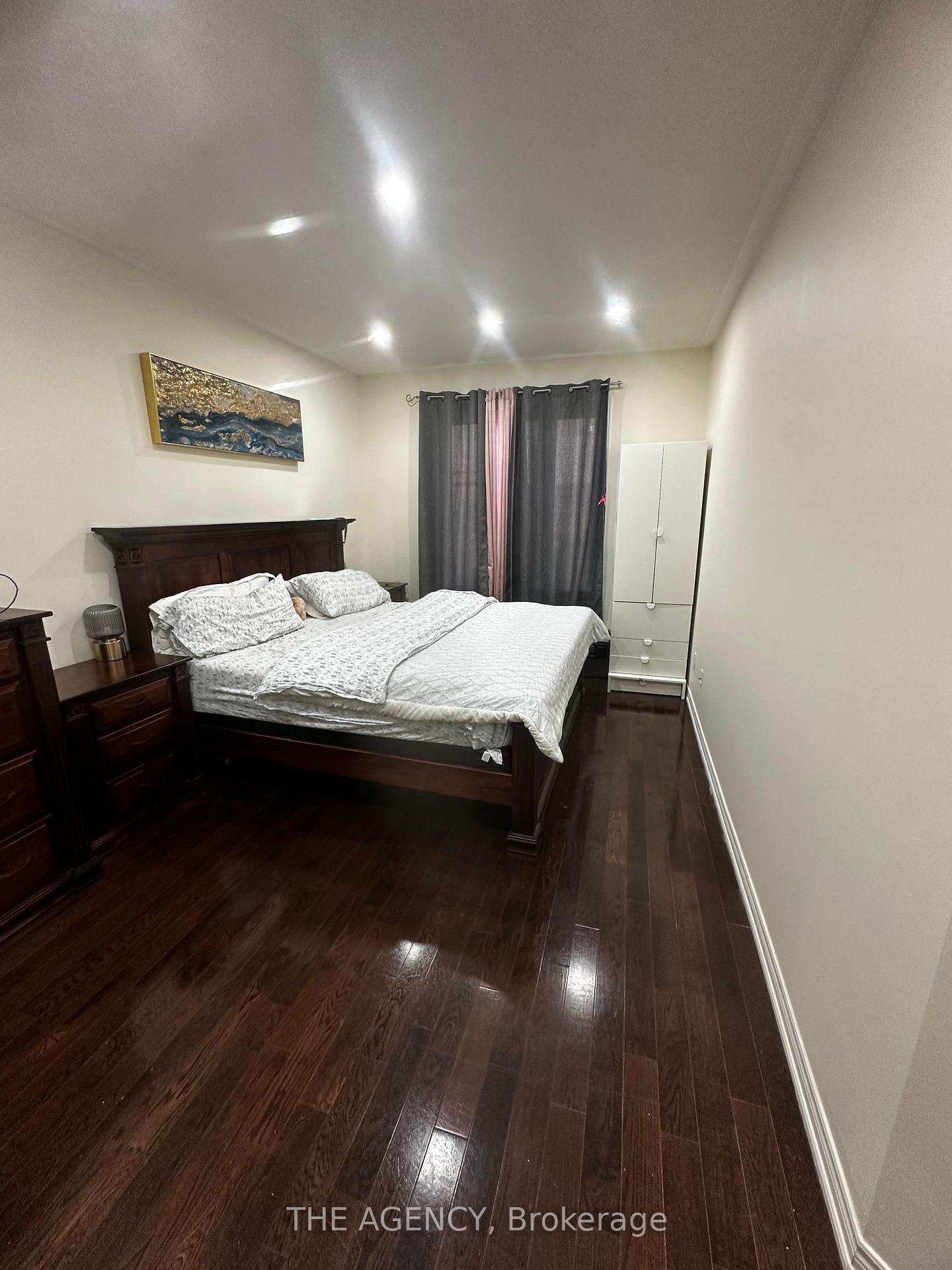326 Chandler Crescent Upper