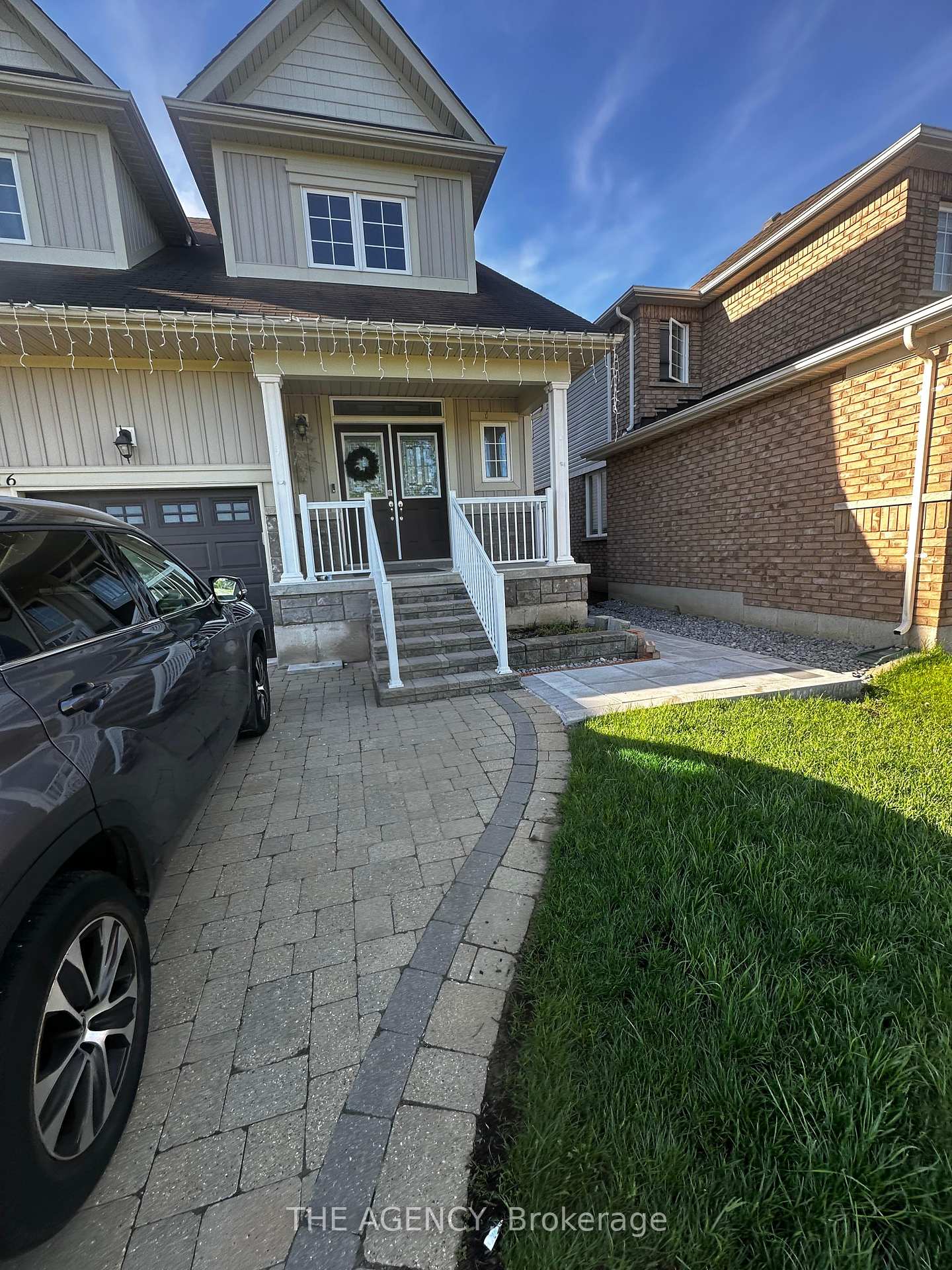 326 Chandler Crescent Upper