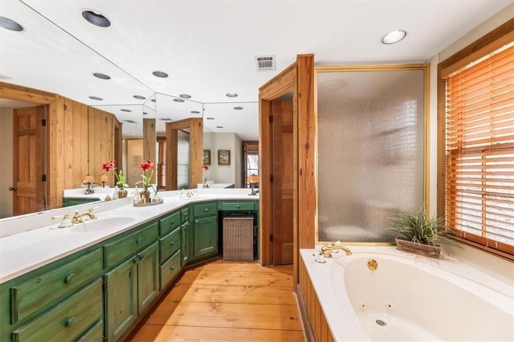 248 Lone Wolf Trail