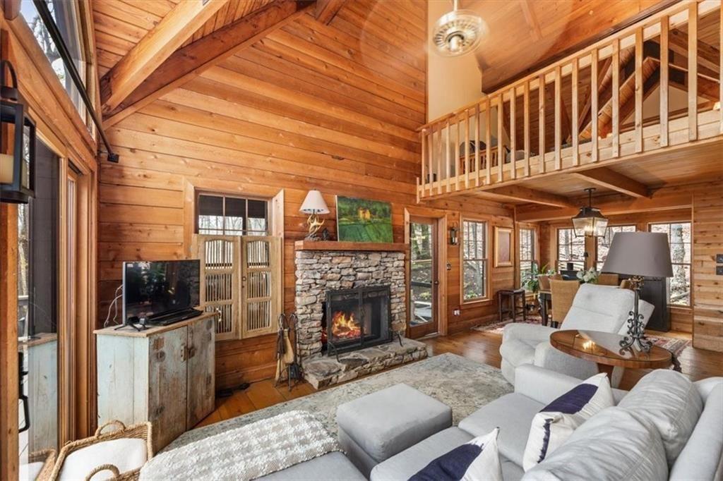 248 Lone Wolf Trail