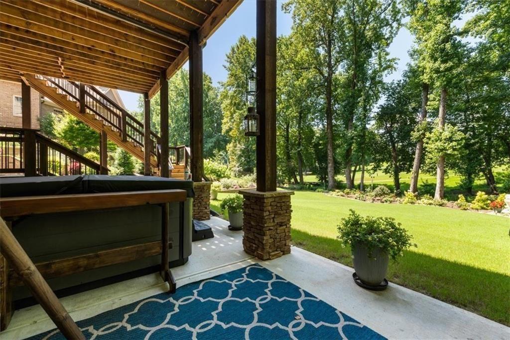 235 Grandmar Chase