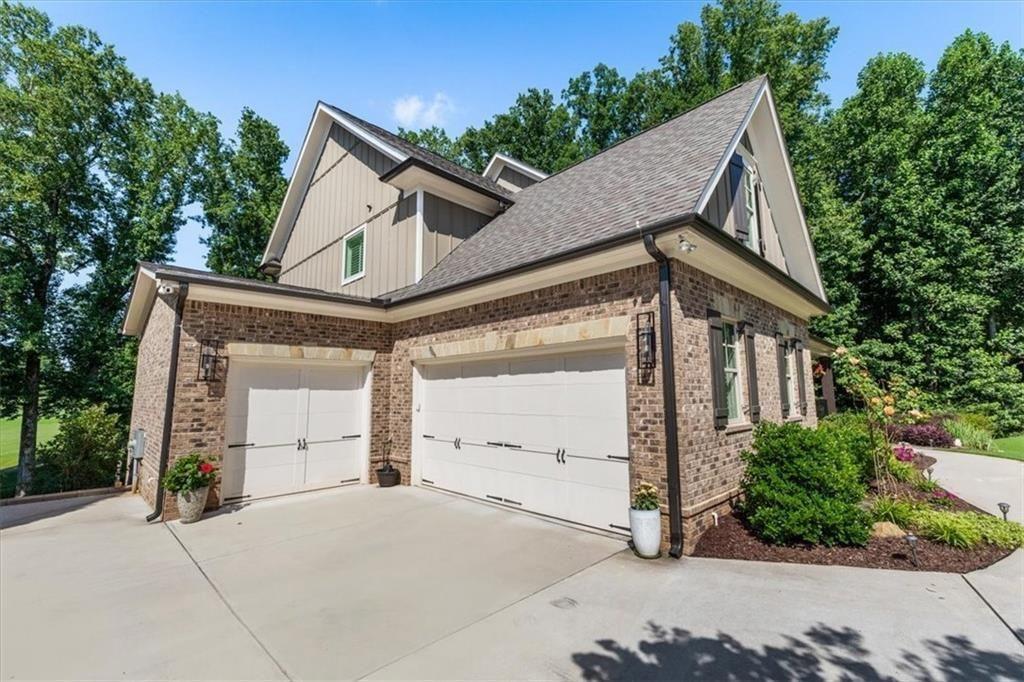 235 Grandmar Chase