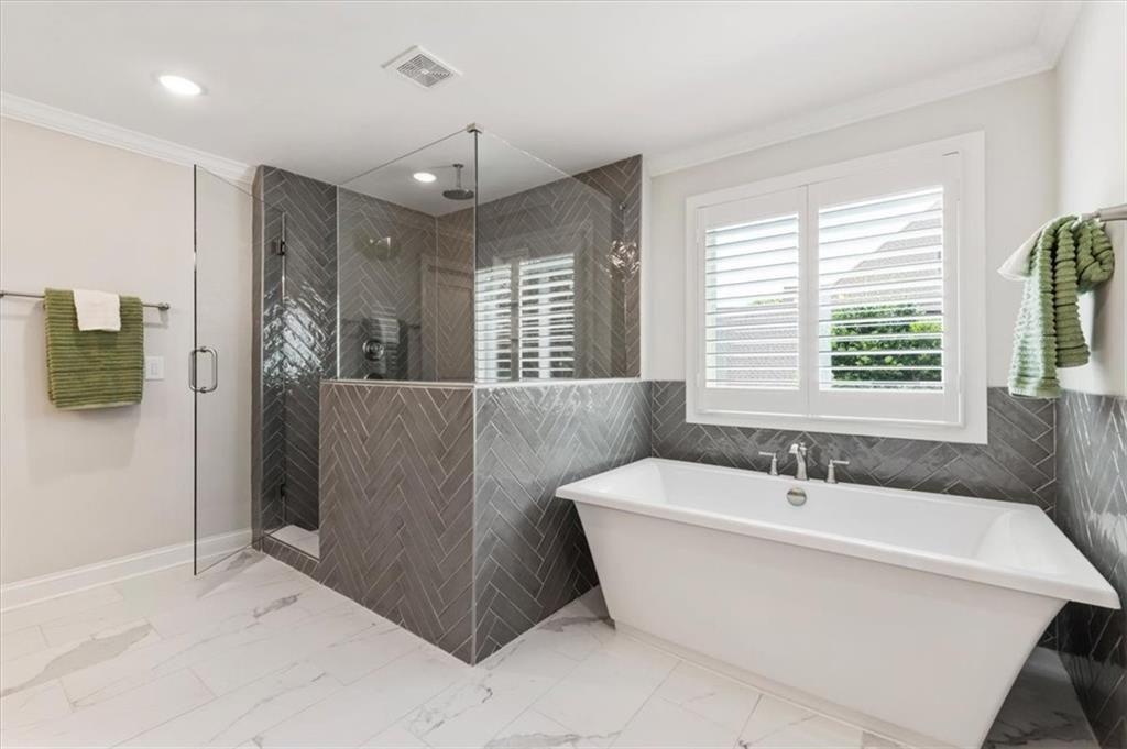 235 Grandmar Chase