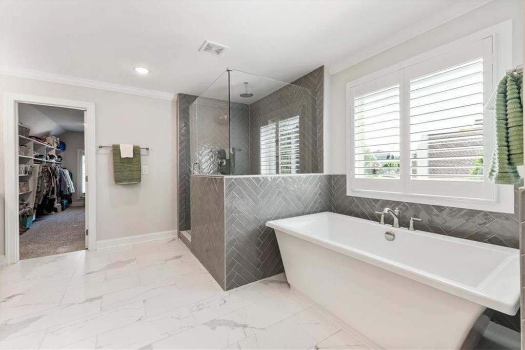 235 Grandmar Chase
