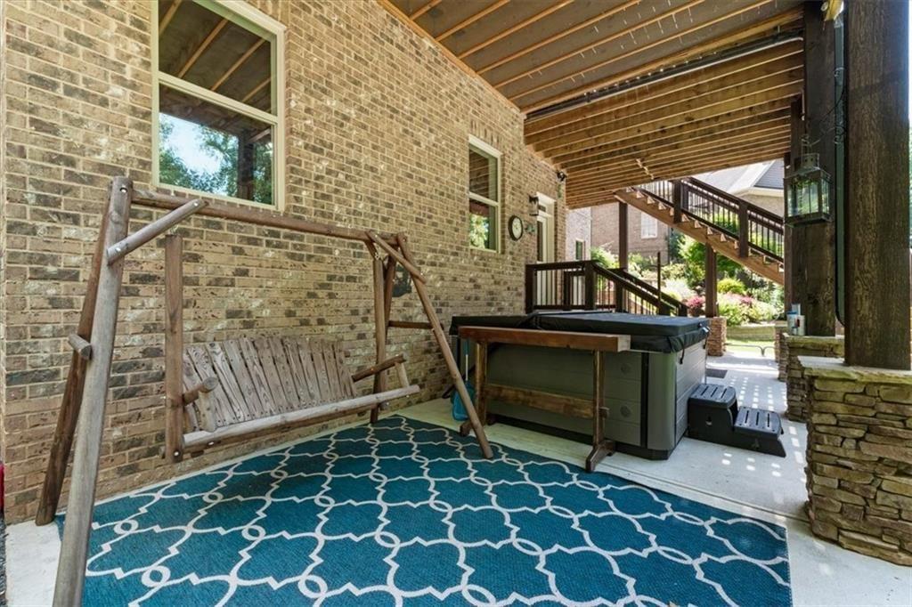 235 Grandmar Chase