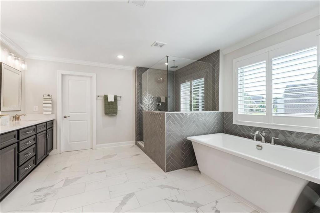 235 Grandmar Chase