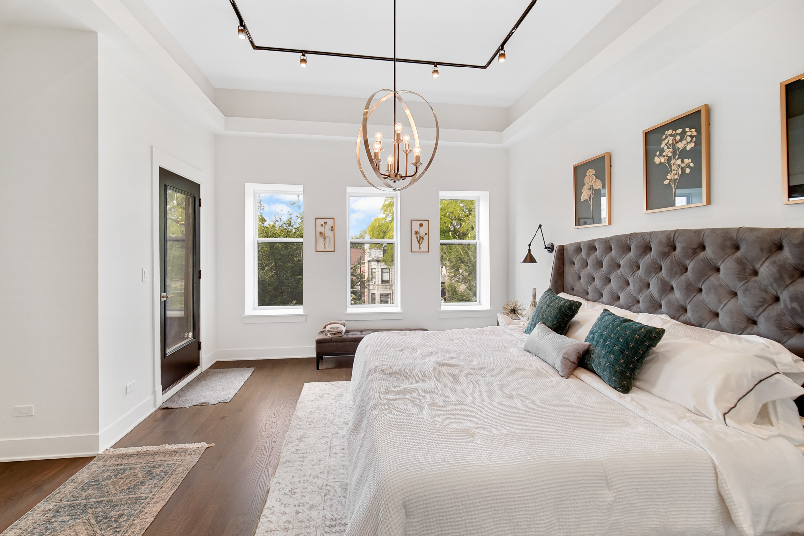 4559 S Michigan Avenue Unit: PH