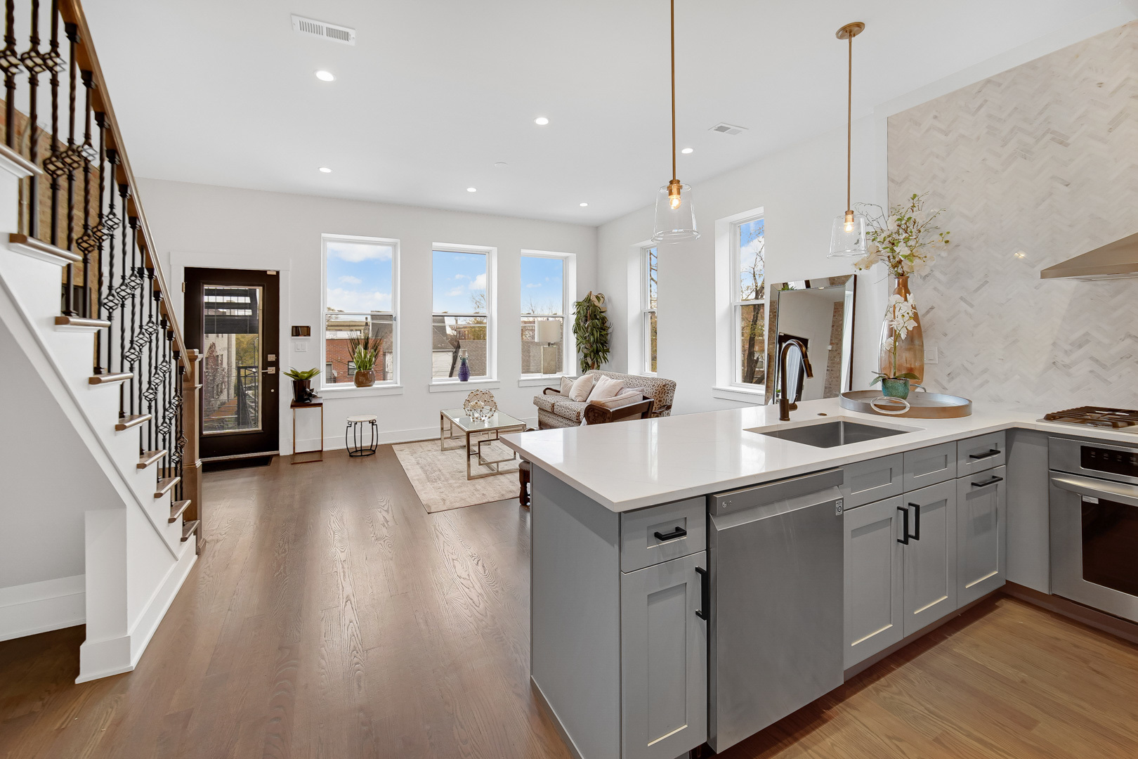 4559 S Michigan Avenue Unit: PH