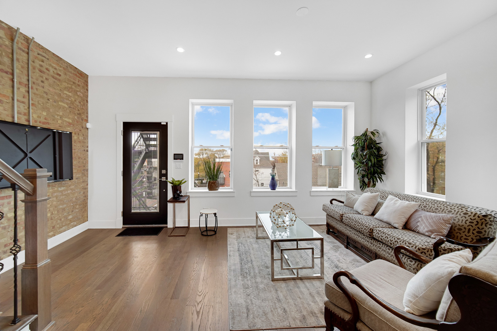 4559 S Michigan Avenue Unit: PH