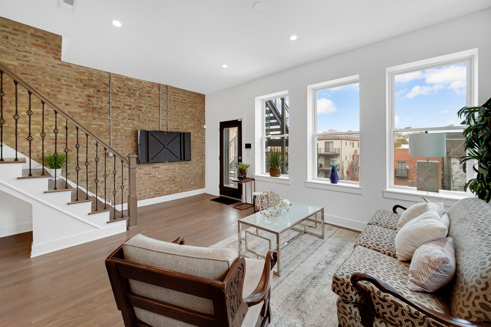 4559 S Michigan Avenue Unit: PH