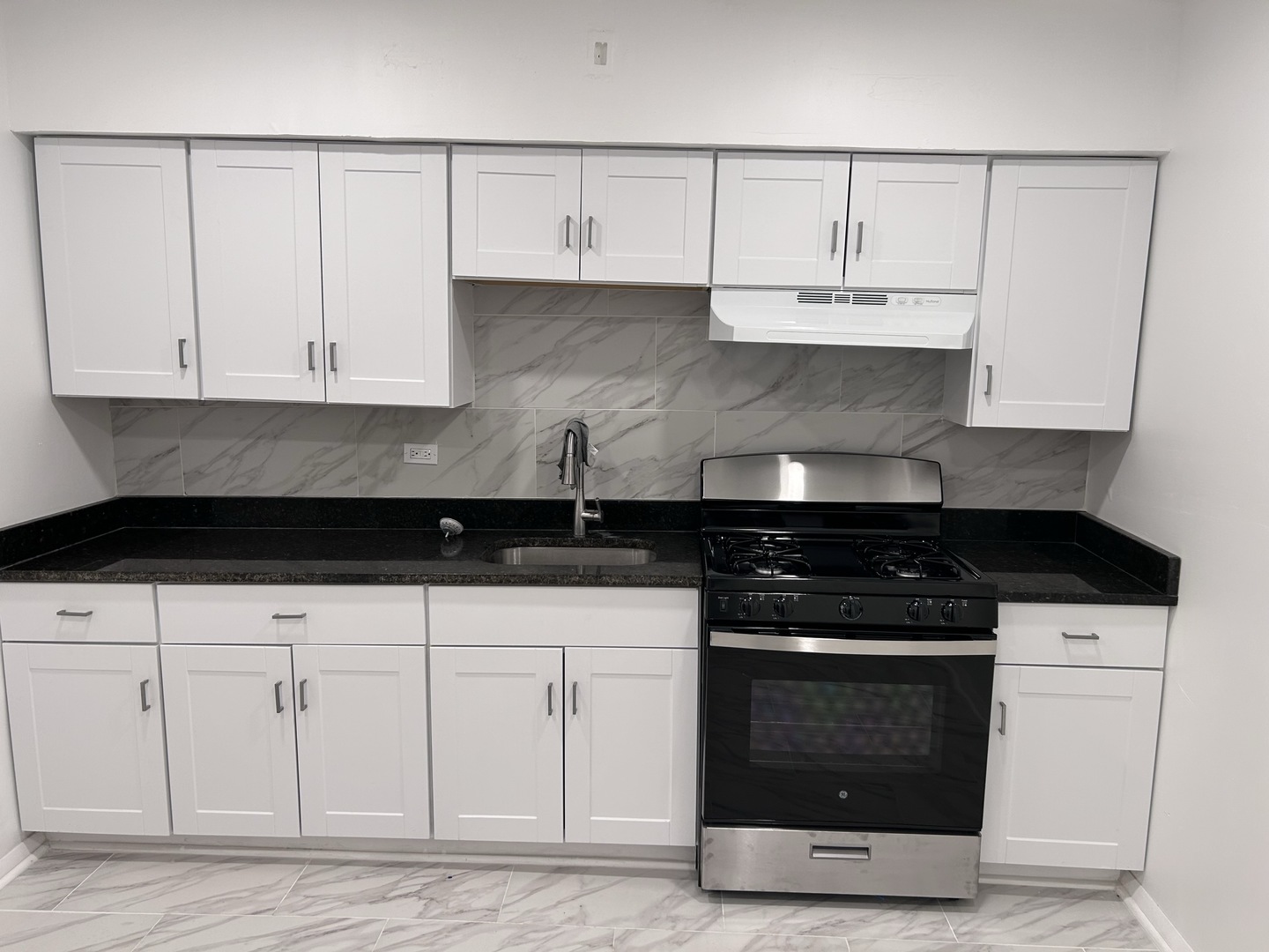 8152 S Escanaba Avenue Unit: 1