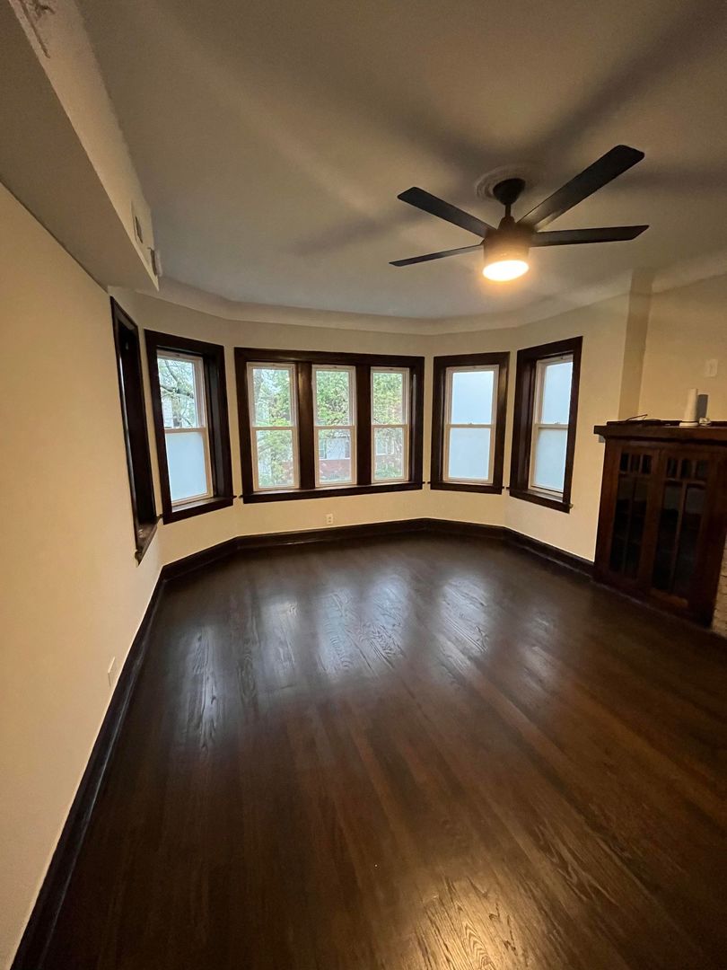 711 E 90th Street Unit: 2