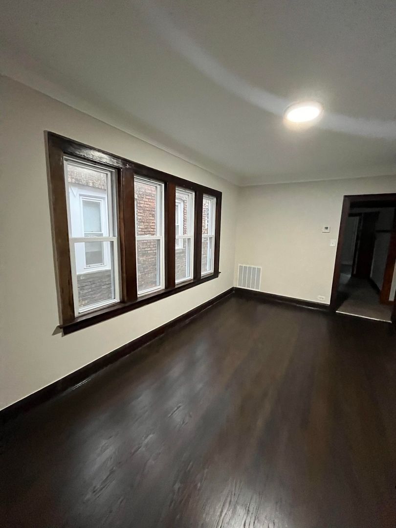 711 E 90th Street Unit: 2